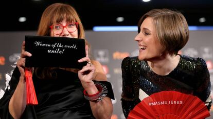 Isabel Coixet e Carla Simón, a sua chegada à gala dos Goya.