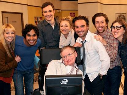 Los actores de 'The Big Bang Theory', con Stephen Hawking.