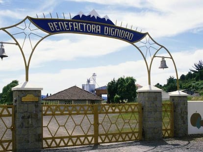 La entrada a Colonia Dignidad. En vídeo: Tráiler de 'Colonia'.