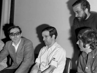 Berri, Godard, Truffaut, Polanski y Malle (de pie), durante la rueda de prensa del sábado 18 de mayo de 1968. En vídeo: Así nos cambió mayo del 68.