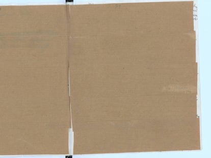 Las dos páginas que tapó Ana Frank con papel de estraza ahora reveladas. En vídeo, las declaraciones del director del museo.