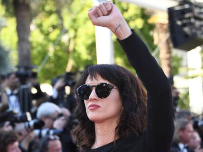 Asia Argento, en la alfombra roja de la gala de clausura de Cannes.