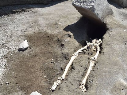 Víctima de la erupción del Vesubio alcanzada por un bloque de piedra.