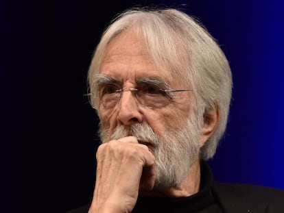 Michael Haneke, durante un festival de literatura en Colonia en marzo. En vídeo, tráiler de la película Happy End.