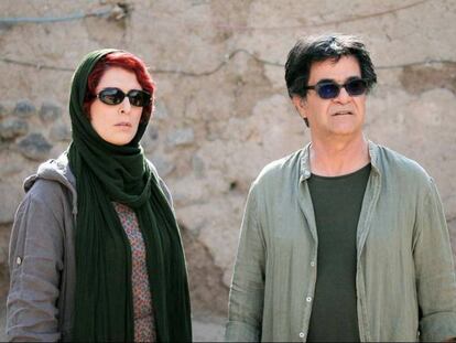 Behnaz Jafari y Jafar Panahi, en la película.