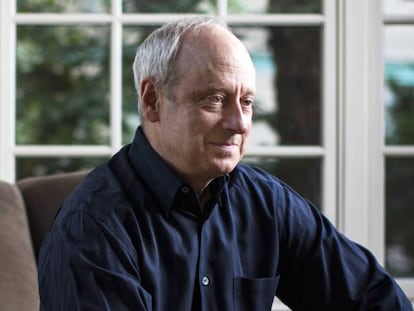Michael J. Sandel, en su casa de Brookline ( Massachusetts, EE UU). En vídeo, así es una clase de Sandel.