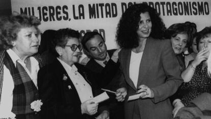 Carmen Alborch, en el Día Internacional de la Mujer Trabajadora en Valencia, en 1994.