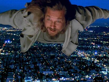 El actor Jeff Bridges en un fotograma de 'El gran Lebowski' (1998). En vídeo, tráiler de la película.