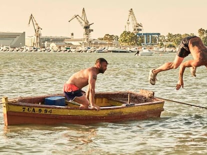 Fotograma de la película 'Entre dos aguas. En vídeo, el tráiler del film.