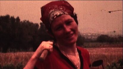 Uno de los fotogramas de los Super-8 que componen la sesión 'Super-8: una crónica 'amateur' de los años del cambio'. En vídeo, fragmentos de la película.