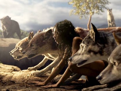 Mowgli, en un fotograma de la película ahora estrenada en Netflix. En vídeo: Tráiler del filme.