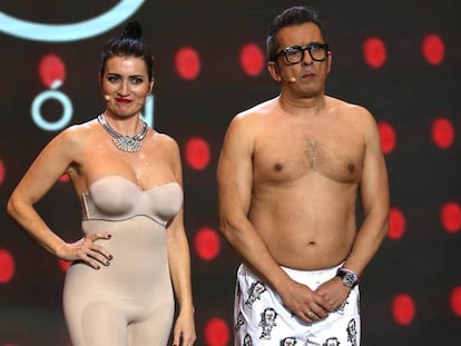 Los presentadores Silvia Abril y Andreu Buenafuente, durante la gala de entrega de los Premios Goya 2019.