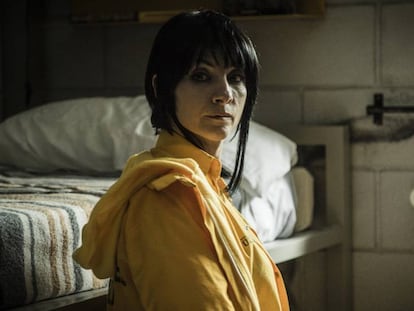 Najwa Nimri en una secuencia del final de 'Vis a vis'. En vídeo, la actriz recorre la prisión de la serie para EL PAÍS.