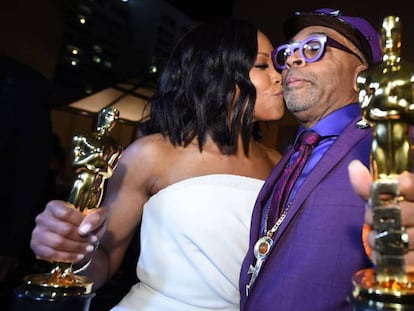 Regina King y Spike Lee, en la fiesta del Governors Ball. En vídeo, la reacción de Lee al Oscar a 'Green Book': "Pensé que el árbitro se había equivocado".