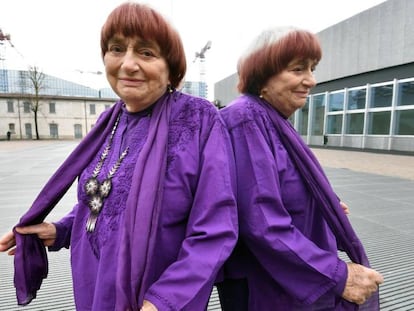 La cineasta Agnés Varda, retratada en Milán en marzo de 2018. En el video, tráiler de su último documental.