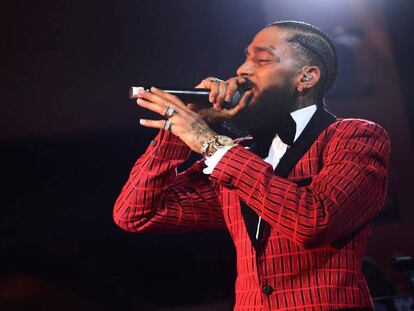 Nipsey Hussle actúa en una fiesta de los Grammy el pasado 7 de febrero en Los Ángeles. En vídeo, el videoclip de su sencillo 'Last Time That I Checc'd'.