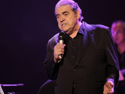 Alberto Cortez, en una actuación en 2011. En vídeo, cinco canciones claves en su carrera.