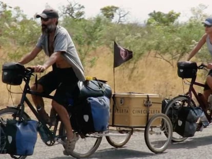 África en bicicleta y con cine