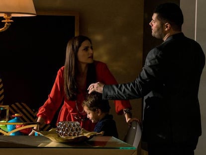 En foto: el protagonista de Gomorra, Genny Savastano (Salvatore Esposito), en una escena con su esposa Azzurra (Ivana Lotito). En vídeo: tráiler de la cuarta temporada de 'Gomorra'.