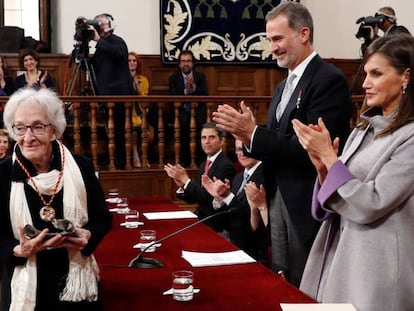 Vitale, este lunes tras recibir el premio de manos del Rey. / En vídeo, las declaraciones de la galardonada con el Premio Cervantes 2019