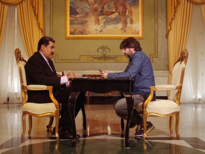 Jordi Évole con Nicolás Maduro, en un programa de 'Salvados' del pasado febrero. En vídeo, algunos de las mejores promociones del programa.