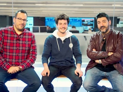 Víctor Escudero, Miki Núñez y Tony Aguilar en El País durante una entrevista.