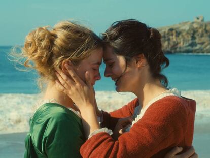 Adèle Haenel y Noémie Merlant en 'Portrait de la jeune fille en feu', de Céline Sciamma.