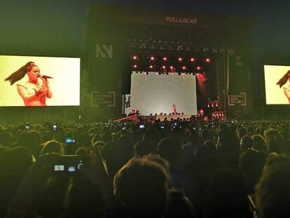 Rosalía, en su actuación durante el Primavera Sound de Barcelona el 1 de junio. En vídeo, Rosalía interpreta 'Catalina' en el Primavera Sound.