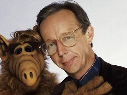 El actor Max Wright, con Alf.