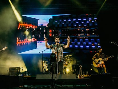 Taburete durante su actuación el festival Riverland (Asturias) este agosto. En vídeo, entrevista a Willy Bárcenas y Antón Carreño.