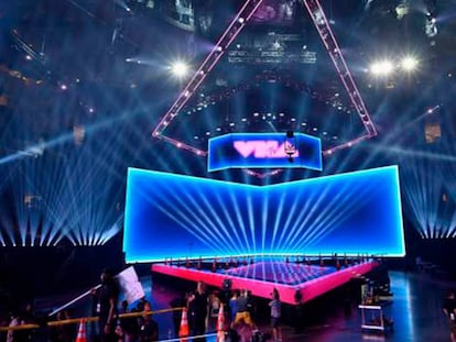 En foto, escenario donde se entregarán los premios, en una imagen de este jueves. En vídeo, anuncio de la gala de los MTV Video Music Awards 2019.