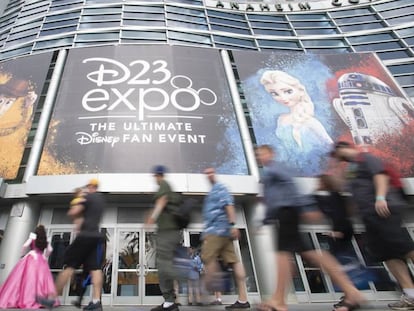 O centro de convenções de Anaheim durante a convenção D23. Em vídeo, uma prévia do Disney+.