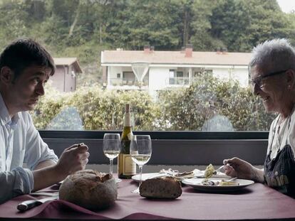 Ibon Etxezarreta y Maixabel Lasa, en el documental. En vídeo, fragmento de 'Zubiak'.