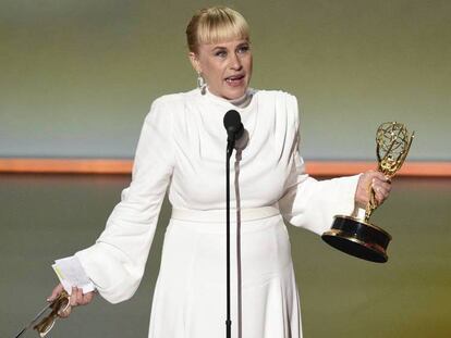 Patricia Arquette recibe el premio Emmy. En vídeo, la reivindicación de la actriz durante la gala.