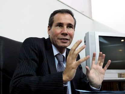 El fiscal argentino Alberto Nisman, en una imagen de 2013. En vídeo, el tráiler de 'El fiscal, la presidenta y el espía'.