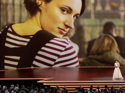 En vídeo, Phoebe Waller-Bridge recoge su premio Emmy a la mejor actriz.