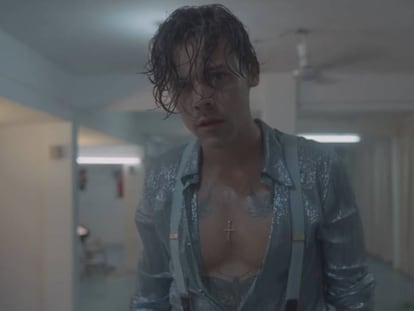 Fotograma del videoclip 'Lights Up'. En vídeo, análisis del sencillo de Harry Styles.