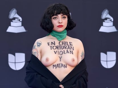 Mon Laferte, durante la gala de los Grammy Latinos.