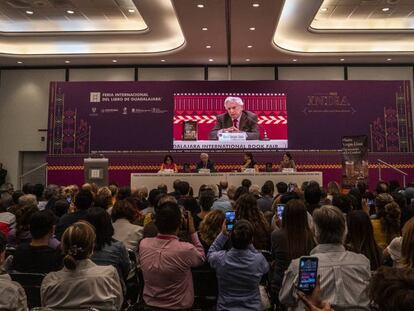 La presentación de Vargas Llosa esta tarde en la FIL.