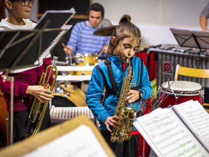 En vídeo, imágenes de un ensayo del grupo. Fotografía: Mònica Torres