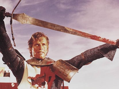 Charlton Heston, en un fotograma de 'El Cid'. En vídeo, el tráiler de la película.