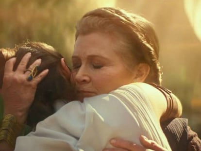 Rey y Leia se abrazan en 'El ascenso de Skywalker'