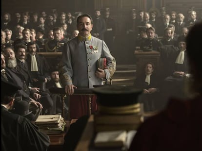 Jean Dujardin, en el segundo juicio sobre el 'caso Dreyfus' en 'El oficial y el espía'.