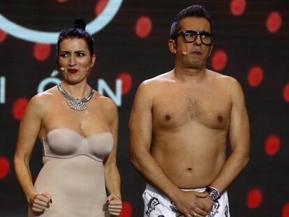 Silvia Abril y Andreu Buenafuente, durante la gala de entrega de los premios Goya 2019. En vídeo, anuncio de la gala de 2020.