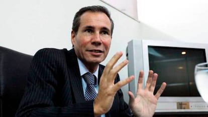 En foto, el fiscal argentino Alberto Nisman, en una imagen de 2013. En vídeo, tráiler del documental sobre El caso Nisman.