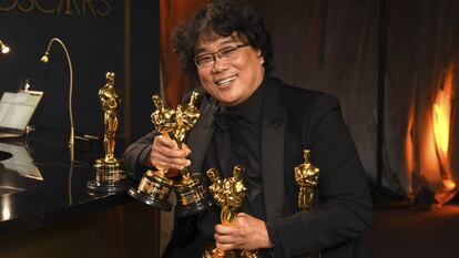 Bong Joon-ho, director de 'Parásitos', en la gala de los Oscar.