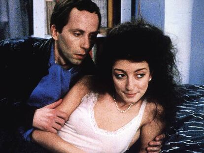 abrice Luchini y Pascale Ogier, en la película 'Las noches de la luna llena' (1984) de Éric Rohmer.