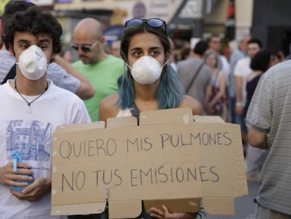 En la imagen, manifestación en la capital en favor de Madrid Central. En vídeo, tráiler del documental 'Yo sí quiero'.