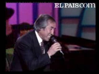 El Fary cantando en televisión 'El Toro guapo'