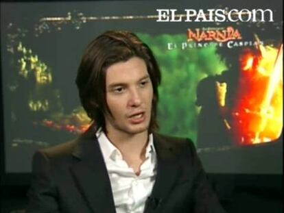 Ben Barnes da vida al Príncipe Caspian en la nueva entrega de la saga 'Las Crónicas de Narnia' que se estrena mañana. ELPAÍS.com ha hablado con él y con otros protagonistas del filme